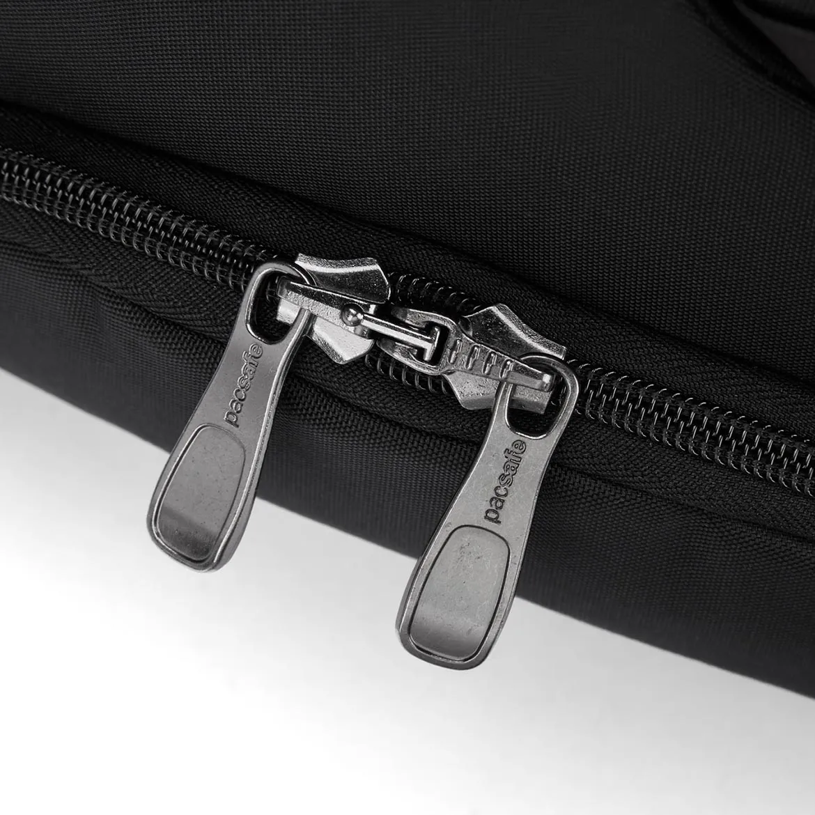 Samoblokujące się zamki Self-locking zipper