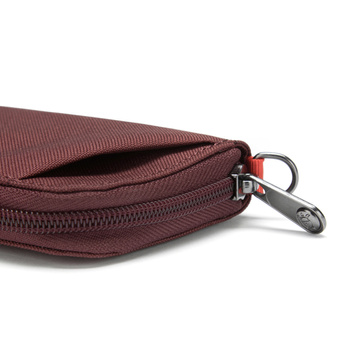 Card Wallet RFIDsafe Pacsafe - burgundy