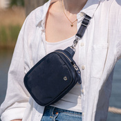 Torebka/biodrówka damska 2w1 antykradzieżowa Pacsafe W - granatowa