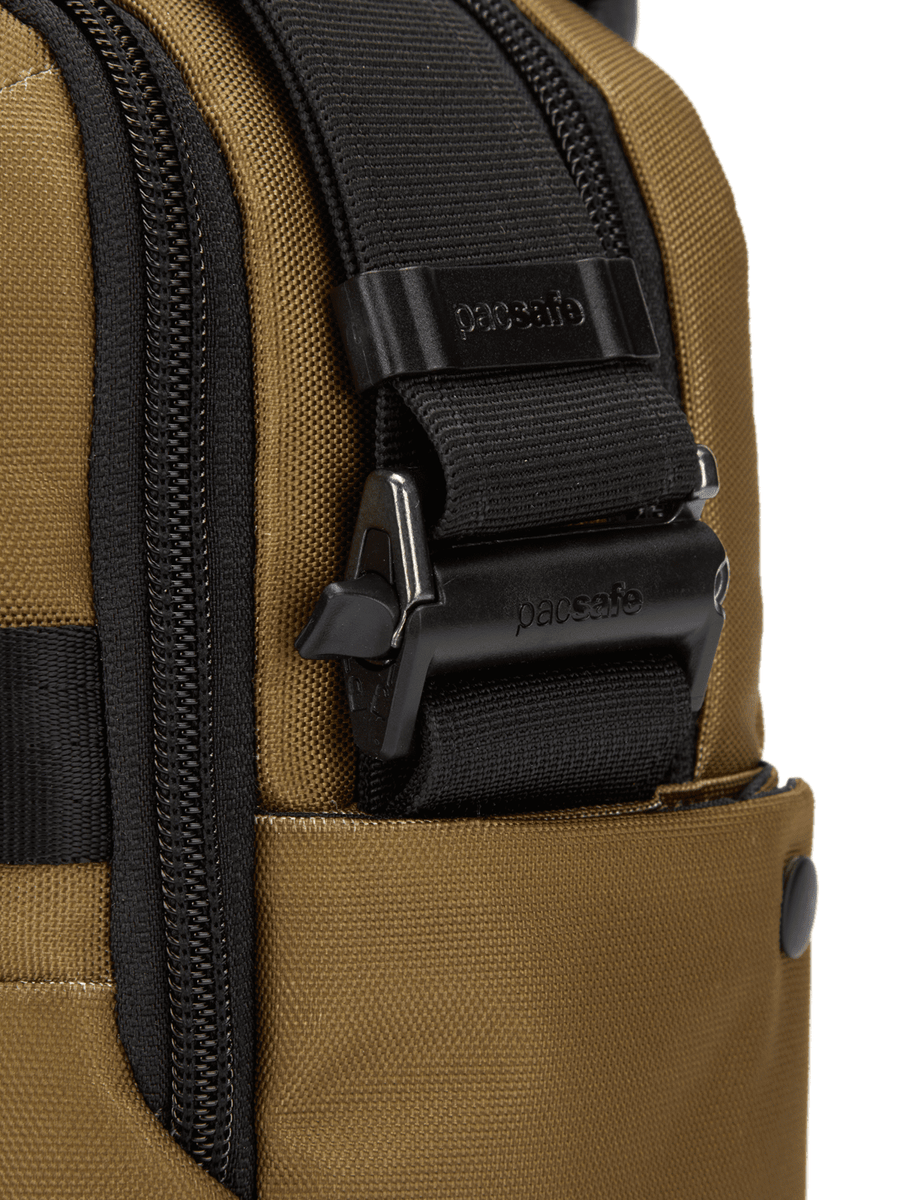 Torba na ramię antykradzieżowa listonoszka Pacsafe Metrosafe X - brązowa