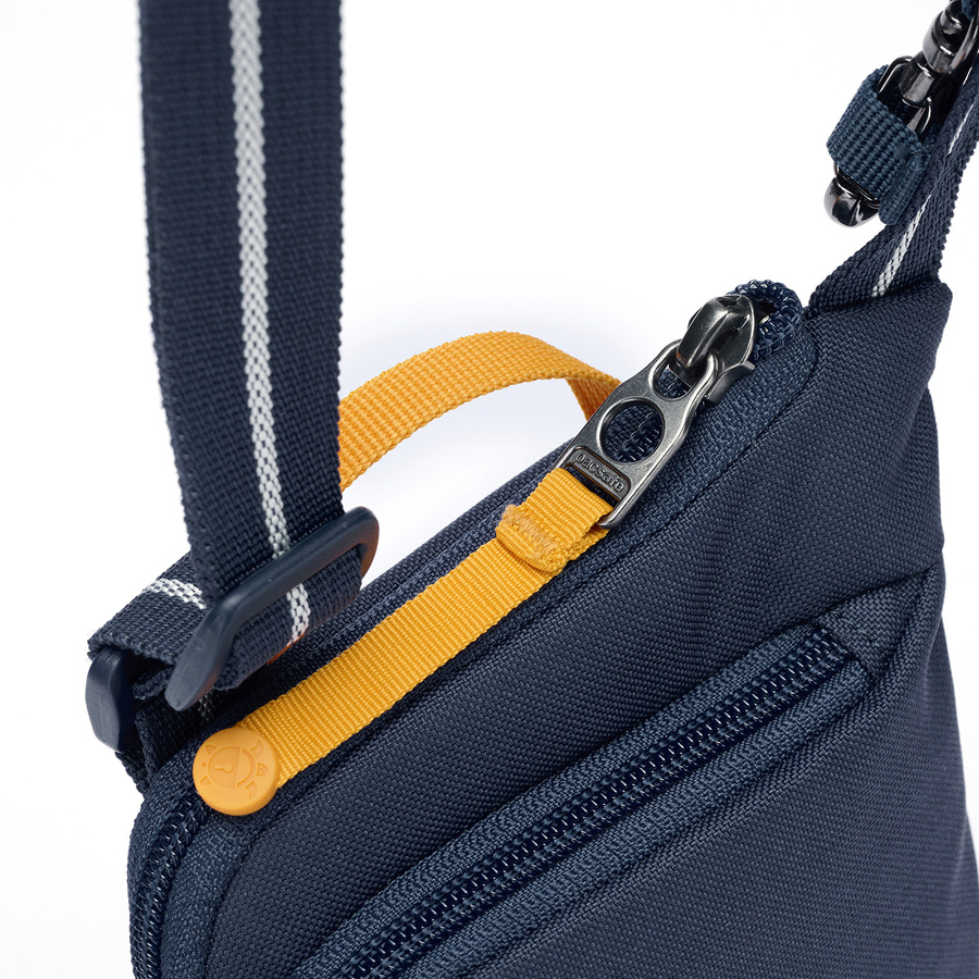 Torba na ramię antykradzieżowa Pacsafe GO - granatowy