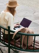 Plecak damski antykradzieżowy 10 L Pacsafe W - beżowy