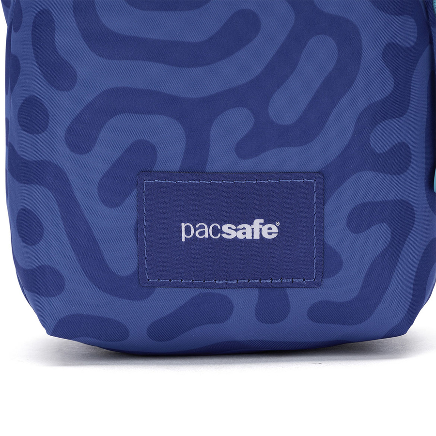 Torebka miejska na ramię antykradzieżowa Pacsafe Go - turkusowa