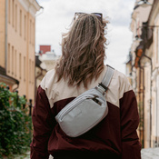 Saszetka nerka antykradzieżowa Pacsafe Vibe 100 - szara