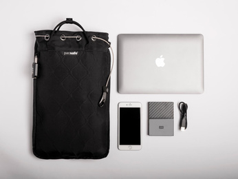 Sejf podróżny antykradzieżowy średni Pacsafe Travelsafe 5 l GII - czarny