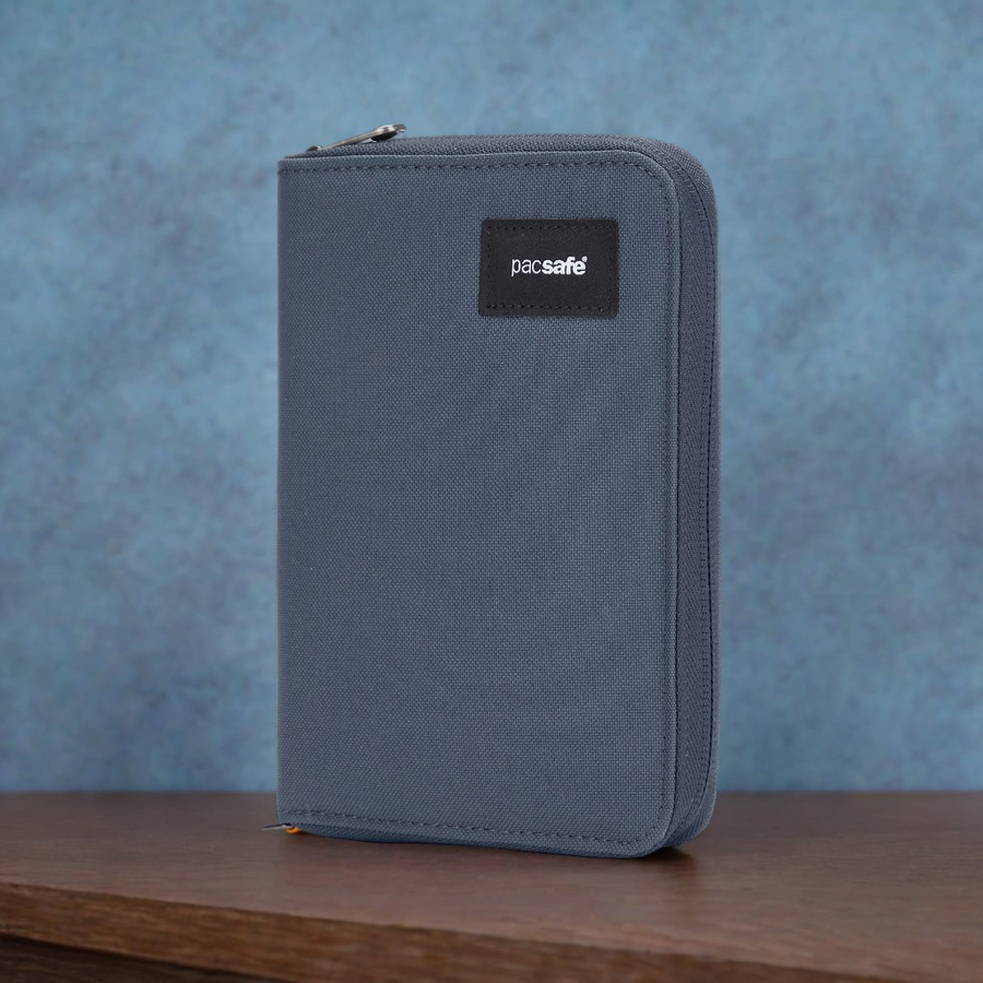 Men's large RFID wallet Pacsafe - coastal blue