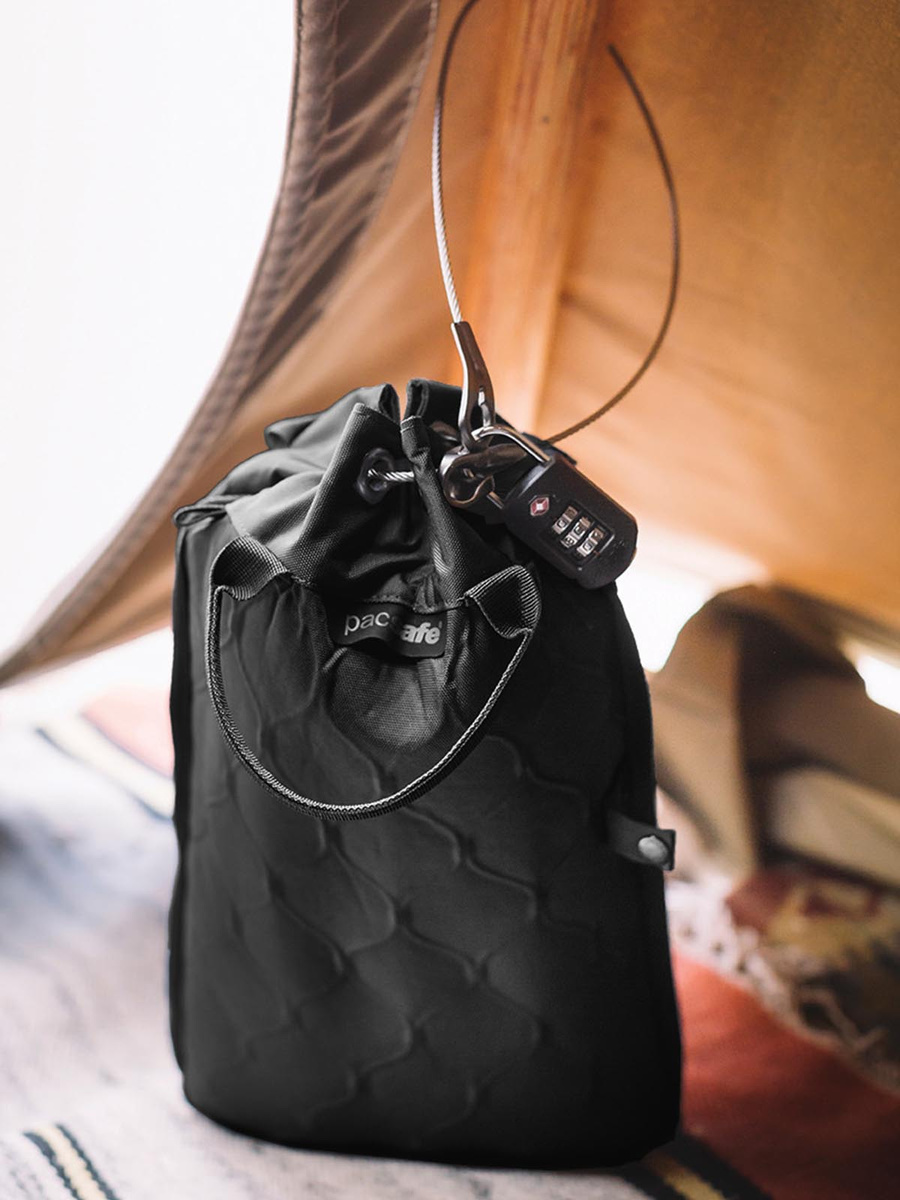 Sejf podróżny antykradzieżowy mały Pacsafe Travelsafe 3 l GII - czarny