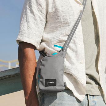 Anti-theft Pacsafe GO shoulder bag - Stone