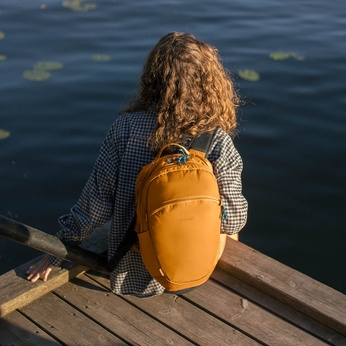 Anti-theft urban backpack 18l Pacsafe ECO Econyl® - orange
