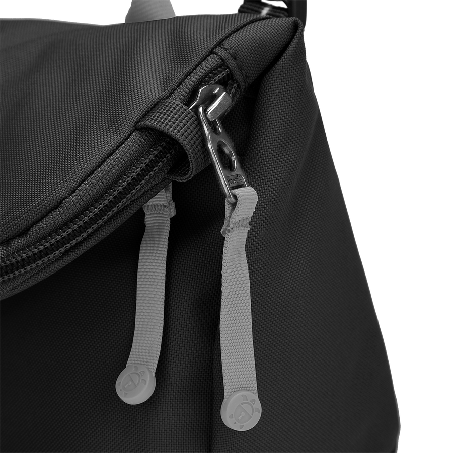 Folding women's anti-theft bag Pacsafe Go - black