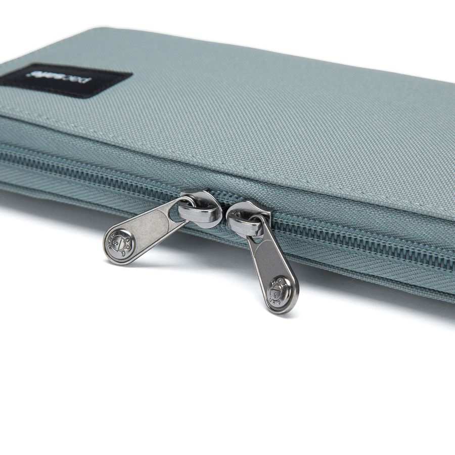 RFIDsafe Continental Wallet Pacsafe - fresh mint