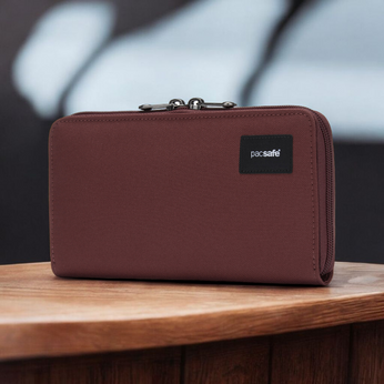 RFIDsafe Continental Wallet Pacsafe - garnet red