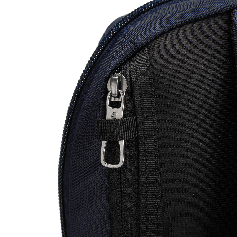 Anti-theft laptop backpack Pacsafe Metrosafe X 16' - Black