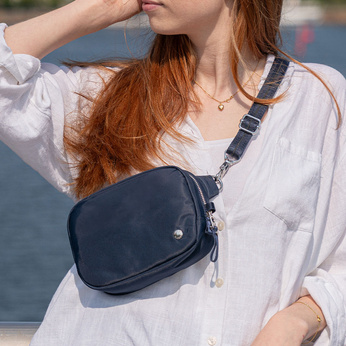 Small 2-in-1 anti-theft women's handbag Pacsafe W - navy