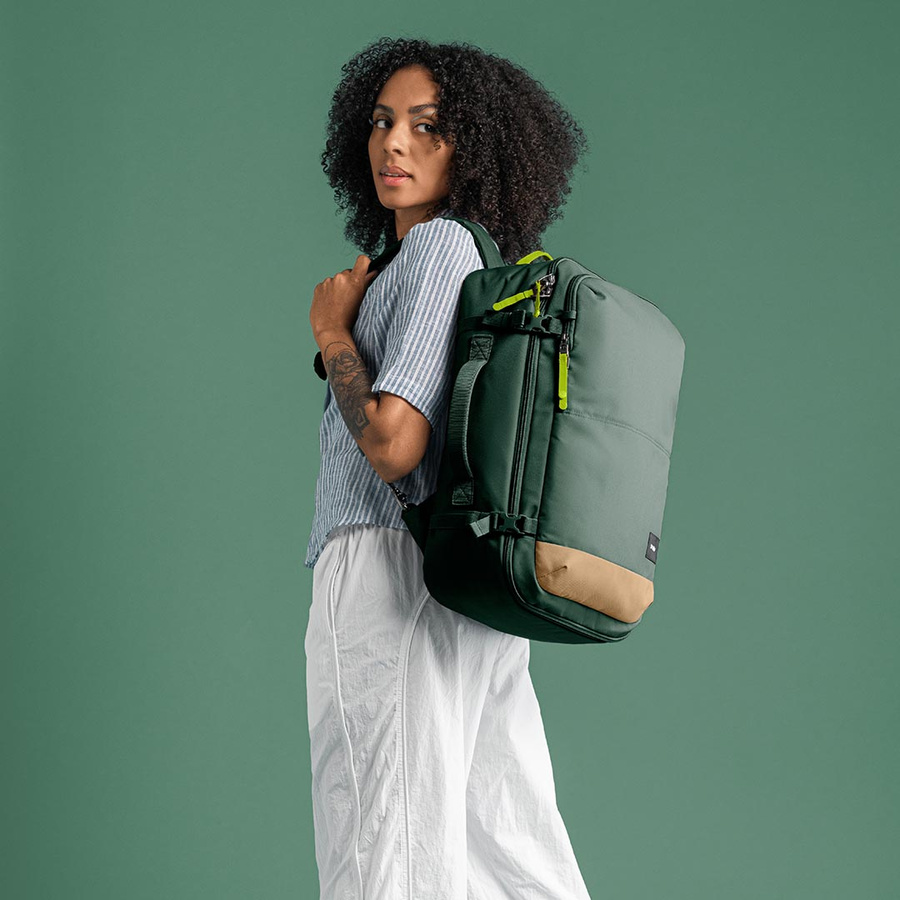 Anti-theft cabin backpack Pacsafe Go 34 l - Green