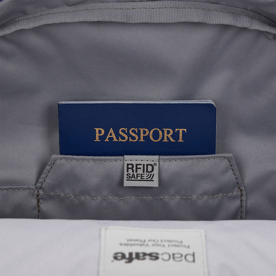 Anti-theft urban backpack Pacsafe Go 15 l - Cerulean Blue