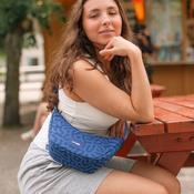 Torebka antykradzieżowa miejska Pacsafe Go Lunar - niebieska