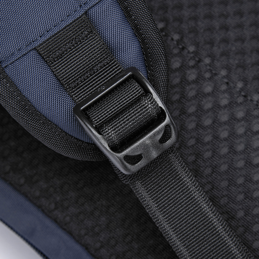 One-shoulder anti-theft backpack Pacsafe Vibe 325 Black