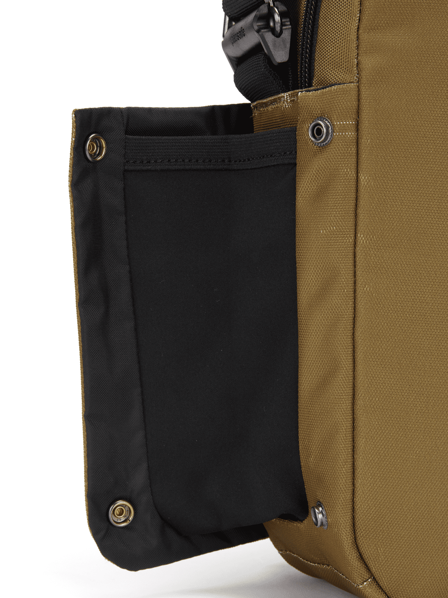 Medium anti-theft shoulder bag messenger Pacsafe Metrosafe X 6L - brown