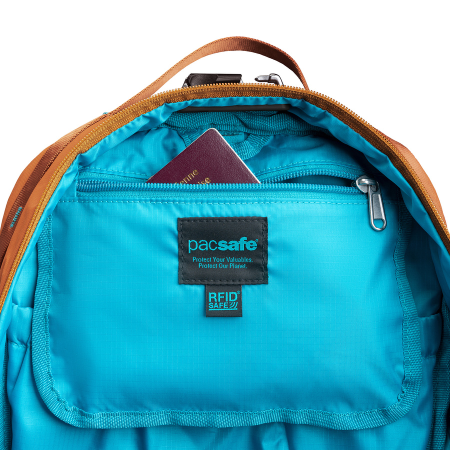 Plecak miejski antykradzieżowy 18l Pacsafe ECO Econyl® - pomarańczowy