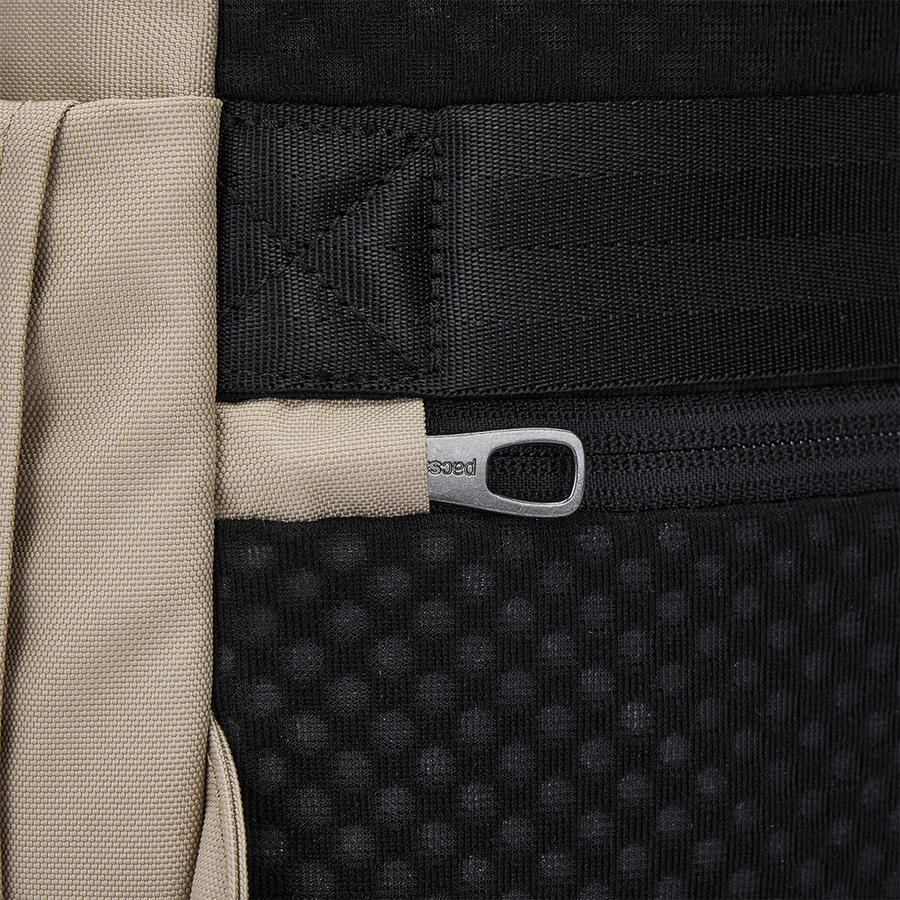 Pacsafe V 16 L anti-theft city backpack - Beige