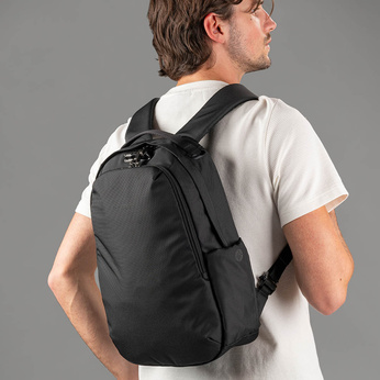 Pacsafe V 16 L anti-theft city backpack - Jet Black
