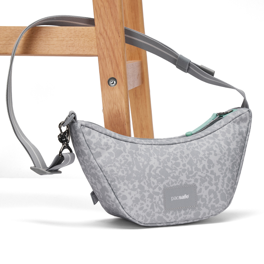 Anti-theft urban bag Pacsafe Go Lunar - Gray