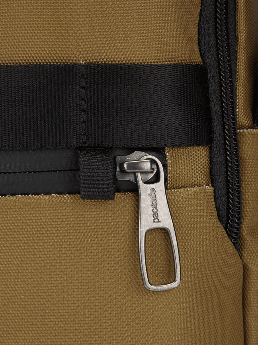 Torba na ramię antykradzieżowa listonoszka Pacsafe Metrosafe X - brązowa