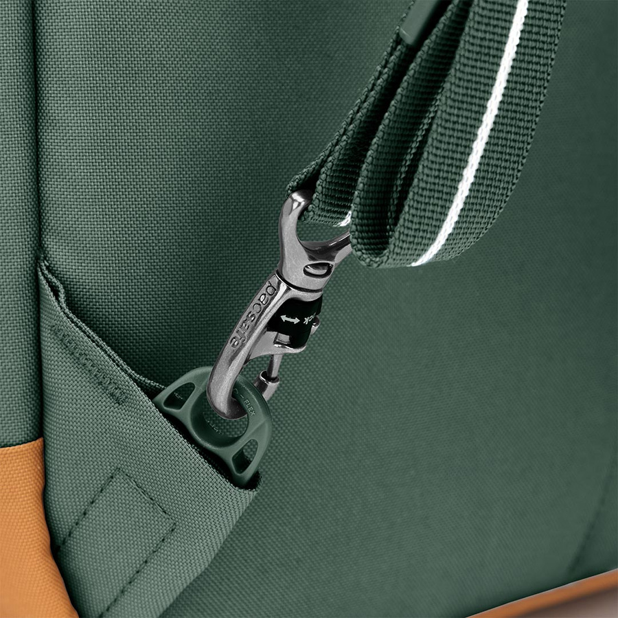 Anti-theft urban backpack Pacsafe Go 25 l - Green