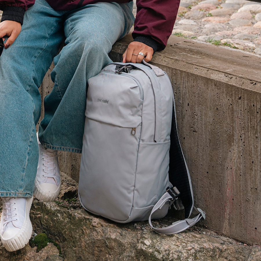 Plecak na laptopa antykradzieżowy Pacsafe Vibe 20L - szary