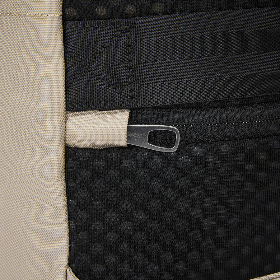 Anti-theft urban backpack Pacsafe Vibe 20L - beige