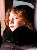 Travel pillow around the neck - Black. Plus ear plugs and eye band