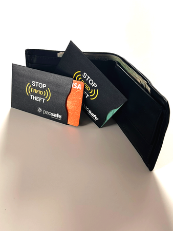 Pacsafe RFID Set: Men's Wallet Z100 + RFID card case